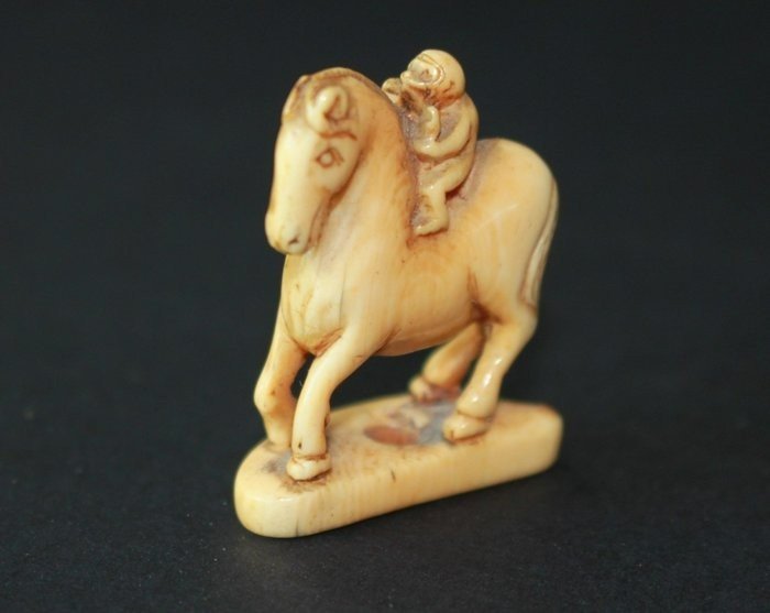 Netsuke (1) - Ivory - Monkey On Horseback - Japan - Edo Period (1600-1868) - Japanese Art-photo-6