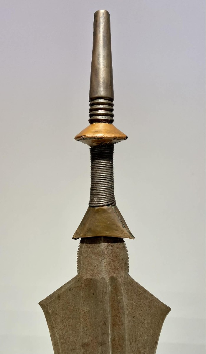  Large Knife Or Saber Of The Ngandu Saka Mongo Tribe, Democratic Republic Of Congo / Kongo, 19th Century, Circa 1900-photo-2