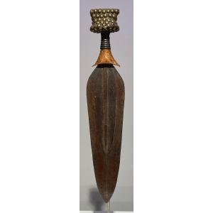 Ancienne Et Exceptionnelle épée Courte De La Tribu Ngandu Saka Zande Dr Congo Afrique ca 1900