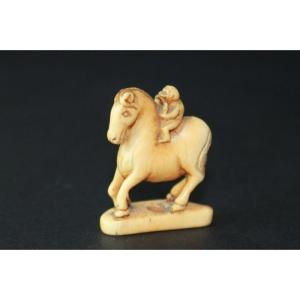 Netsuke (1) - Ivory - Monkey On Horseback - Japan - Edo Period (1600-1868) - Japanese Art