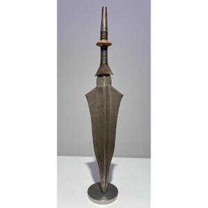  Large Knife Or Saber Of The Ngandu Saka Mongo Tribe, Democratic Republic Of Congo / Kongo, 19th Century, Circa 1900