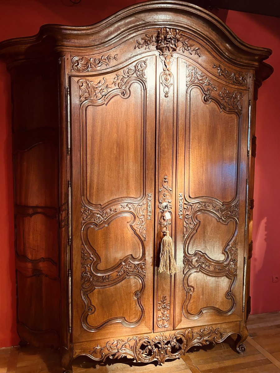 Armoire Provençale de Présentation à Portes Galbée -photo-1
