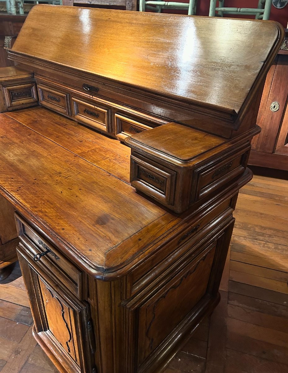 Middle Office Or Money Changer's Office-photo-2