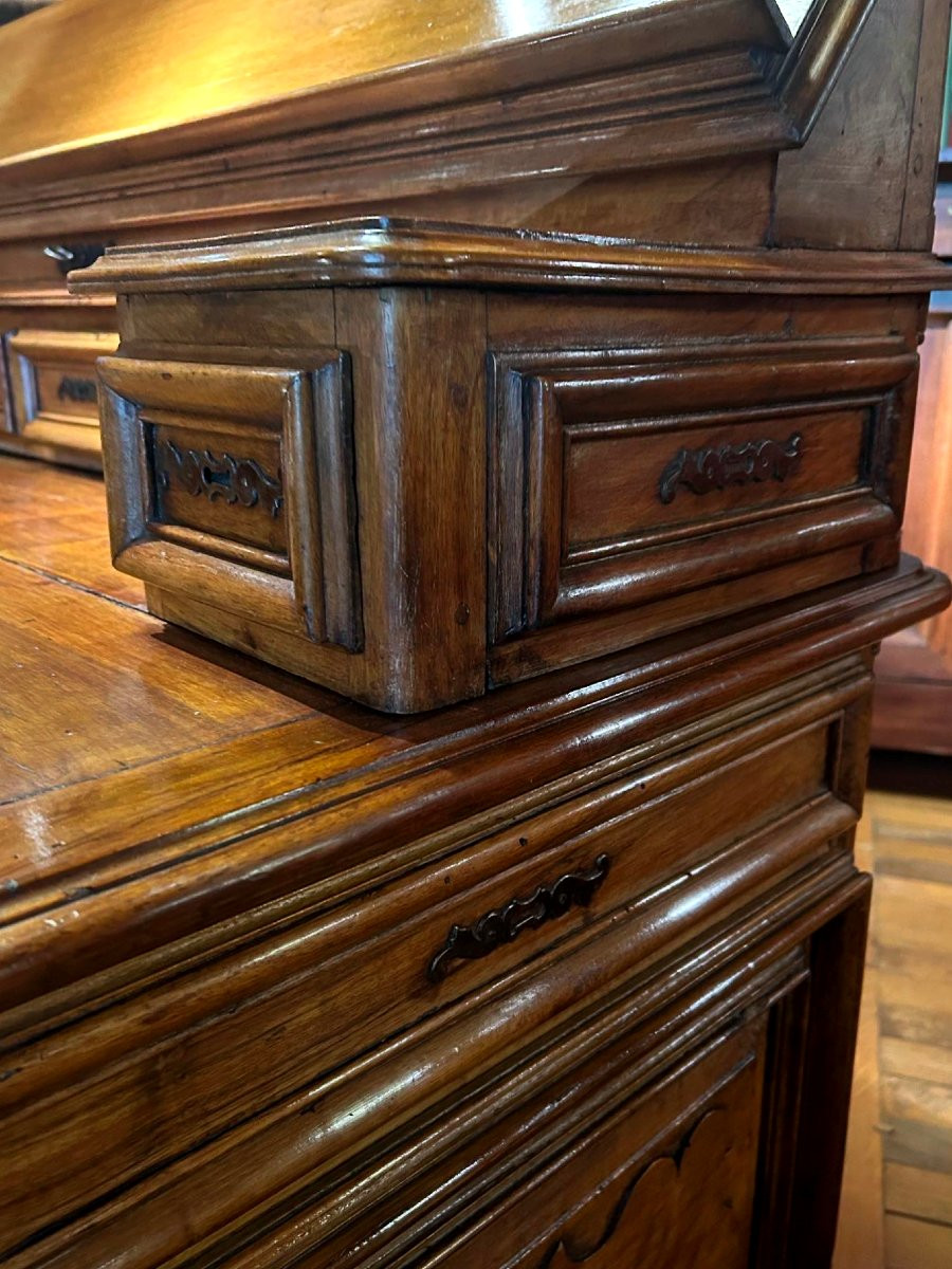 Middle Office Or Money Changer's Office-photo-5