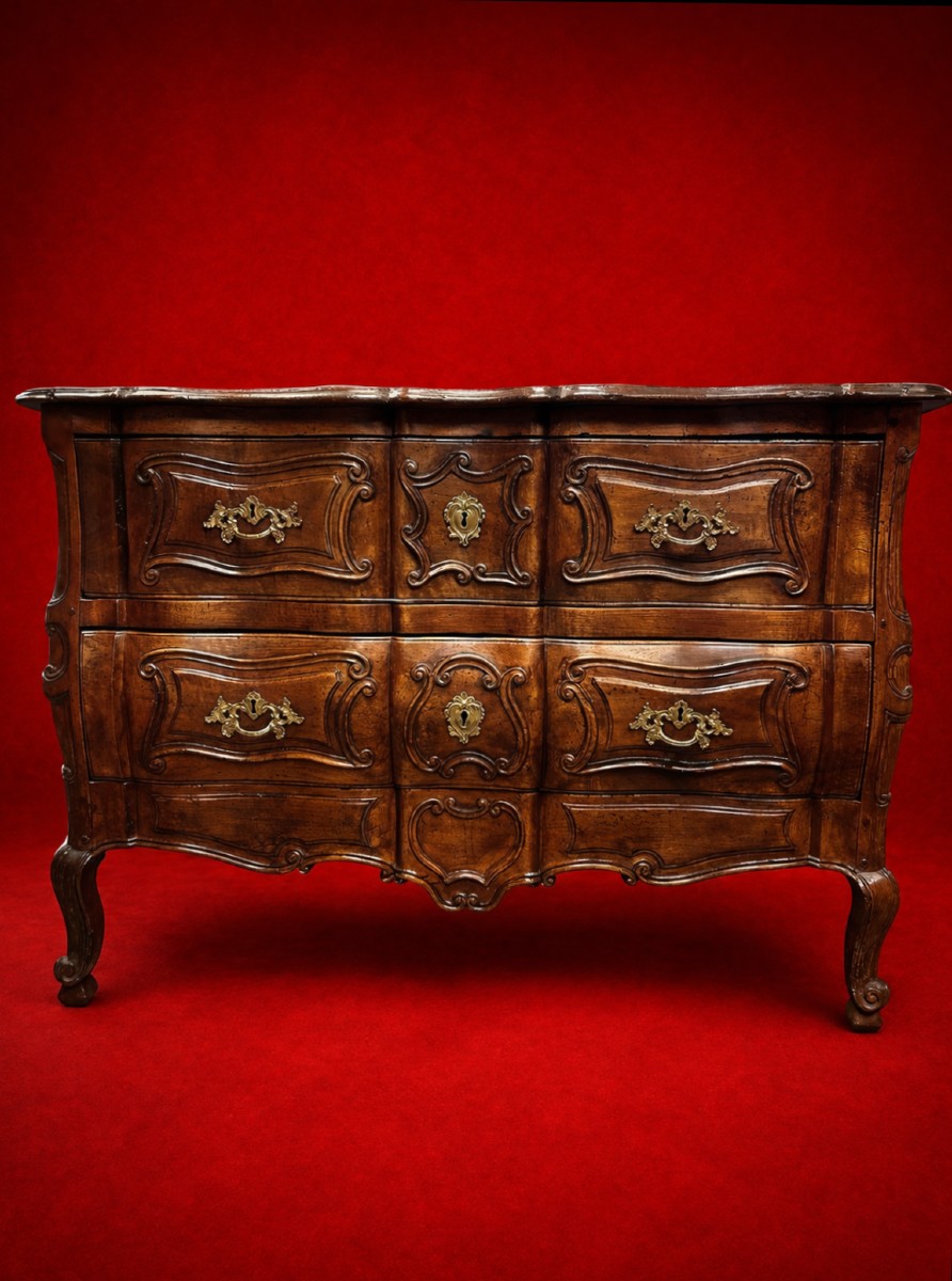 Commode Louis XV de forme Tombeau 