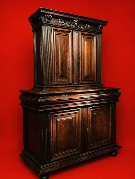 Louis XIII-era Two-section Recessed Sideboard-photo-3