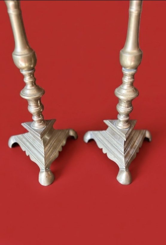 Pair Of 17th-century Bronze Candlesticks-photo-3