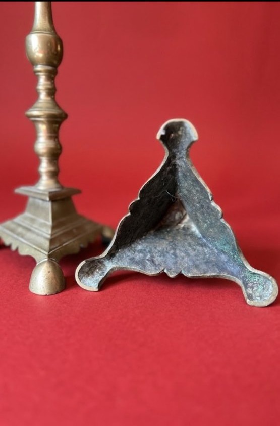 Pair Of 17th-century Bronze Candlesticks-photo-4