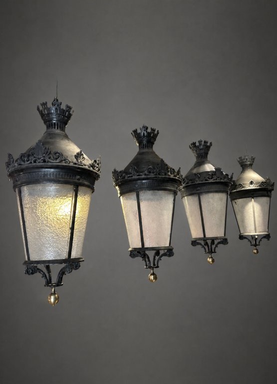 Four Streetlights In The City Of Paris -photo-2