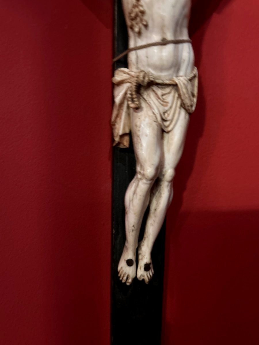 Christ Carved From Ivory -photo-2