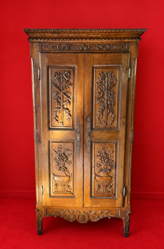 Louis XVI Cabinet 
