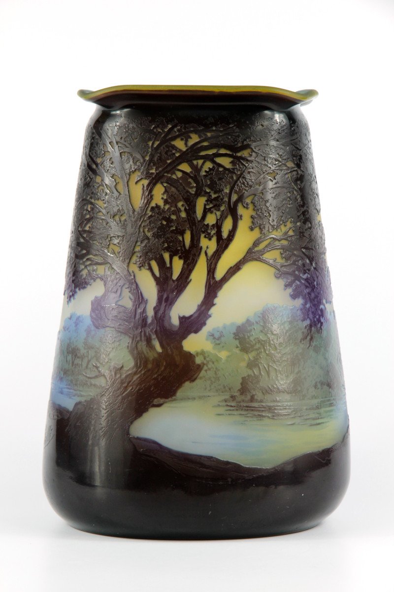 Vase Gallé (paysage lacustre)
