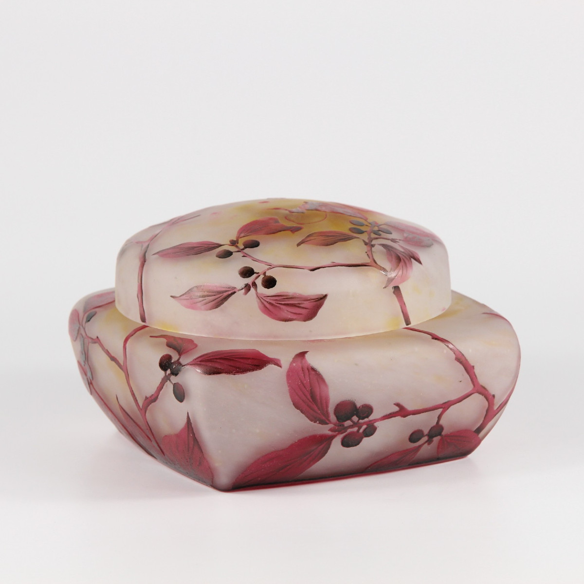 Daum Nancy Box (dogwood)