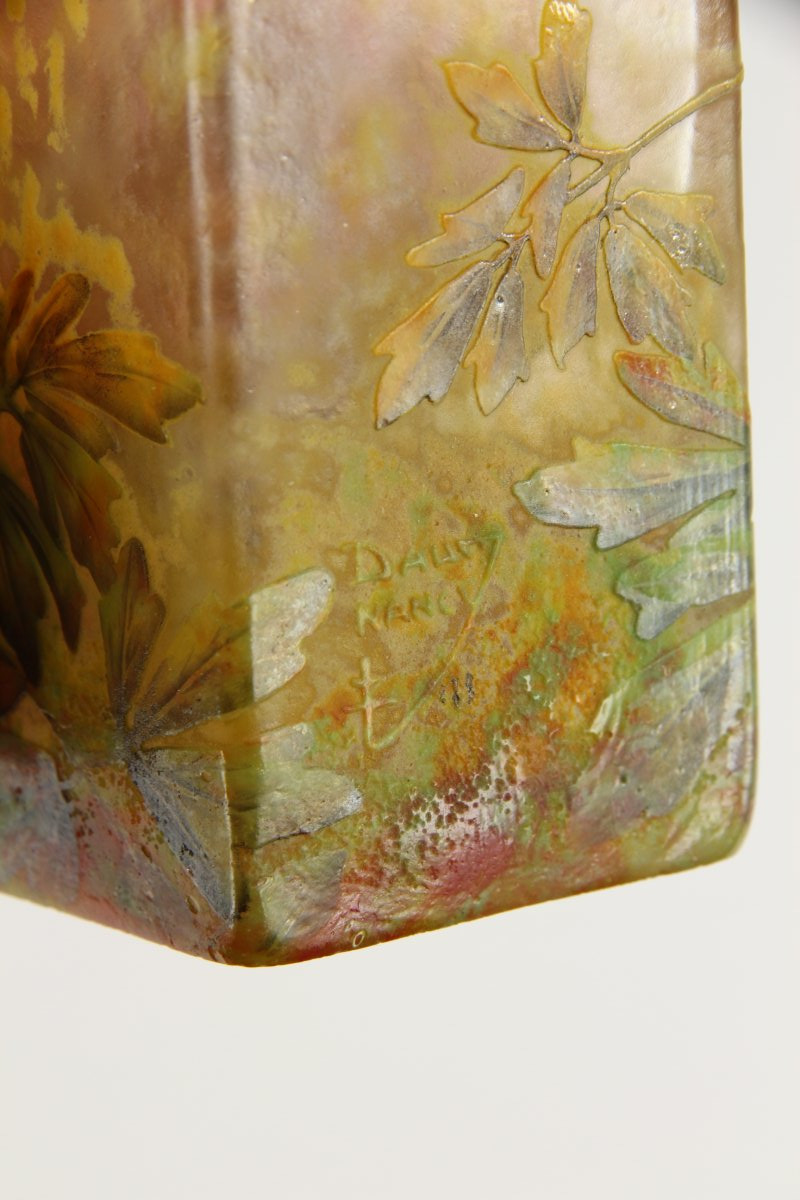Daum Nancy Vase (bleeding Hearts)-photo-3