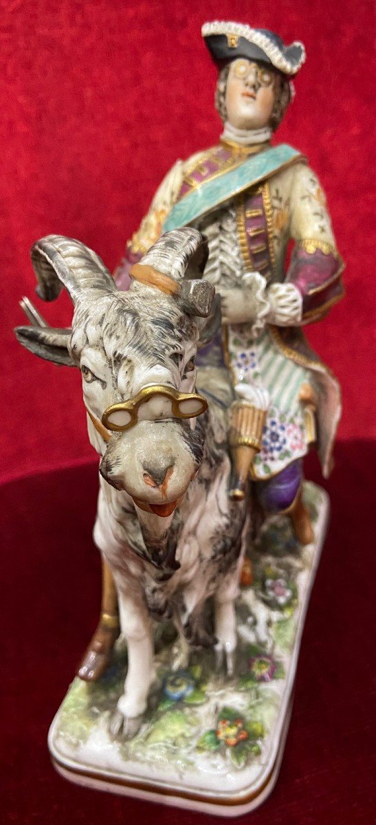 Groupe en porcelaine de Saxe représentant le "Tailleur du Comte Von Brühl sur une Chèvre "