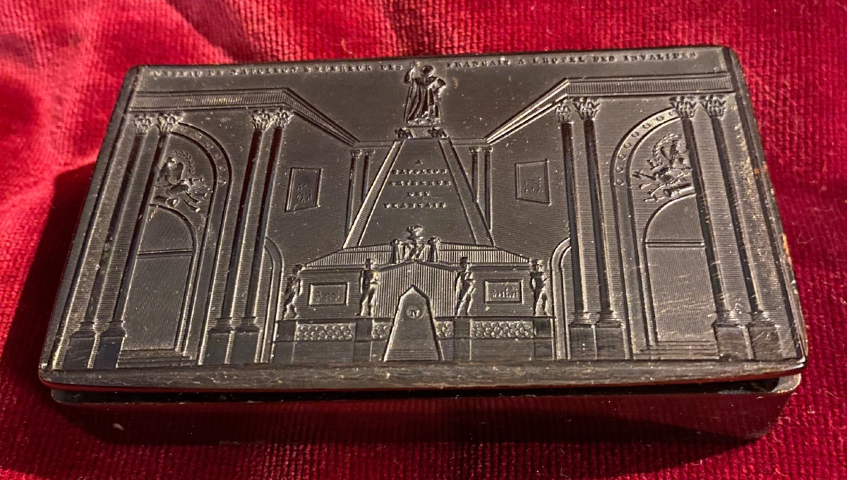 Rectangular Snuffbox With Relief Decoration "tomb Of Napoleon, Emperor Of The French" - Empire