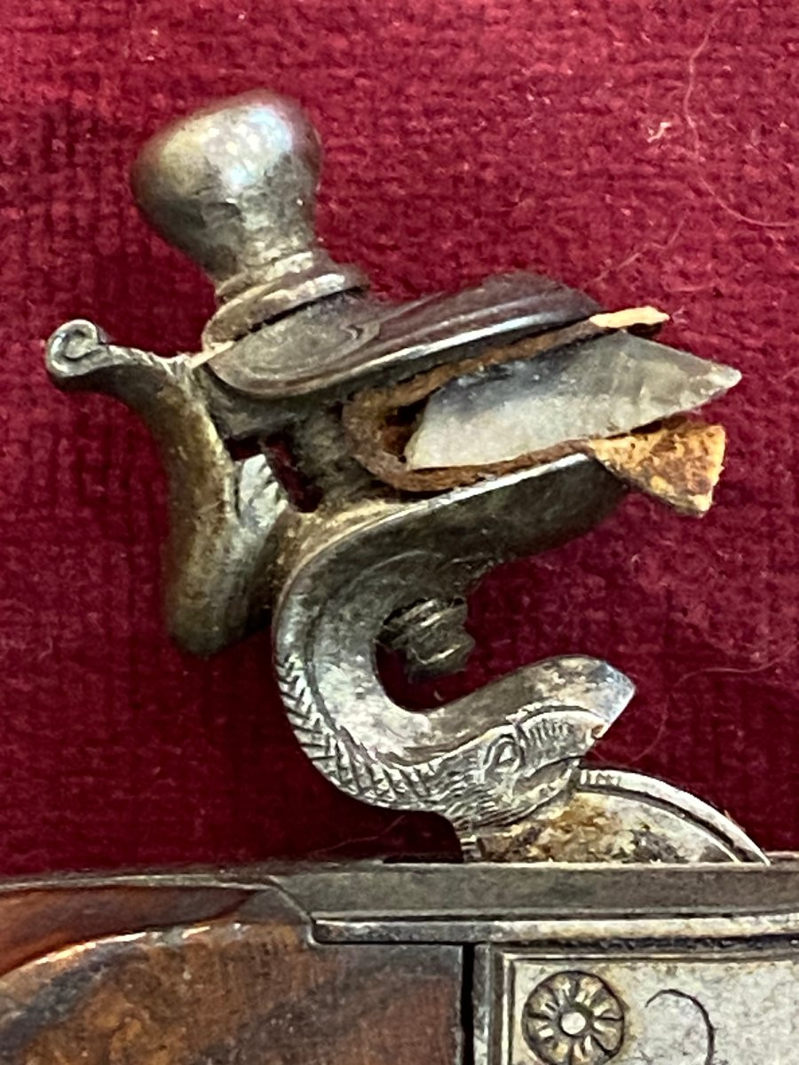 Flintlock Pistol (late 18th Century) With Forced Bullet - Caliber 11 Mm - Manufacture De Versailles.-photo-3