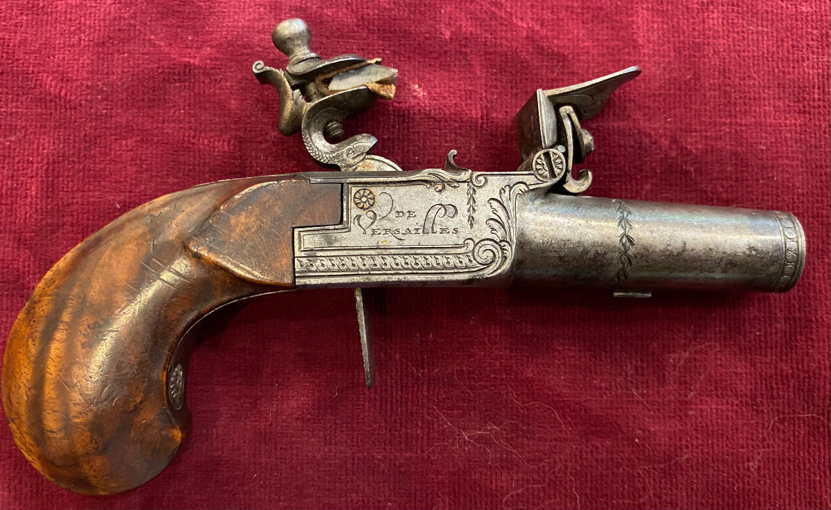 Flintlock Pistol (late 18th Century) With Forced Bullet - Caliber 11 Mm - Manufacture De Versailles.