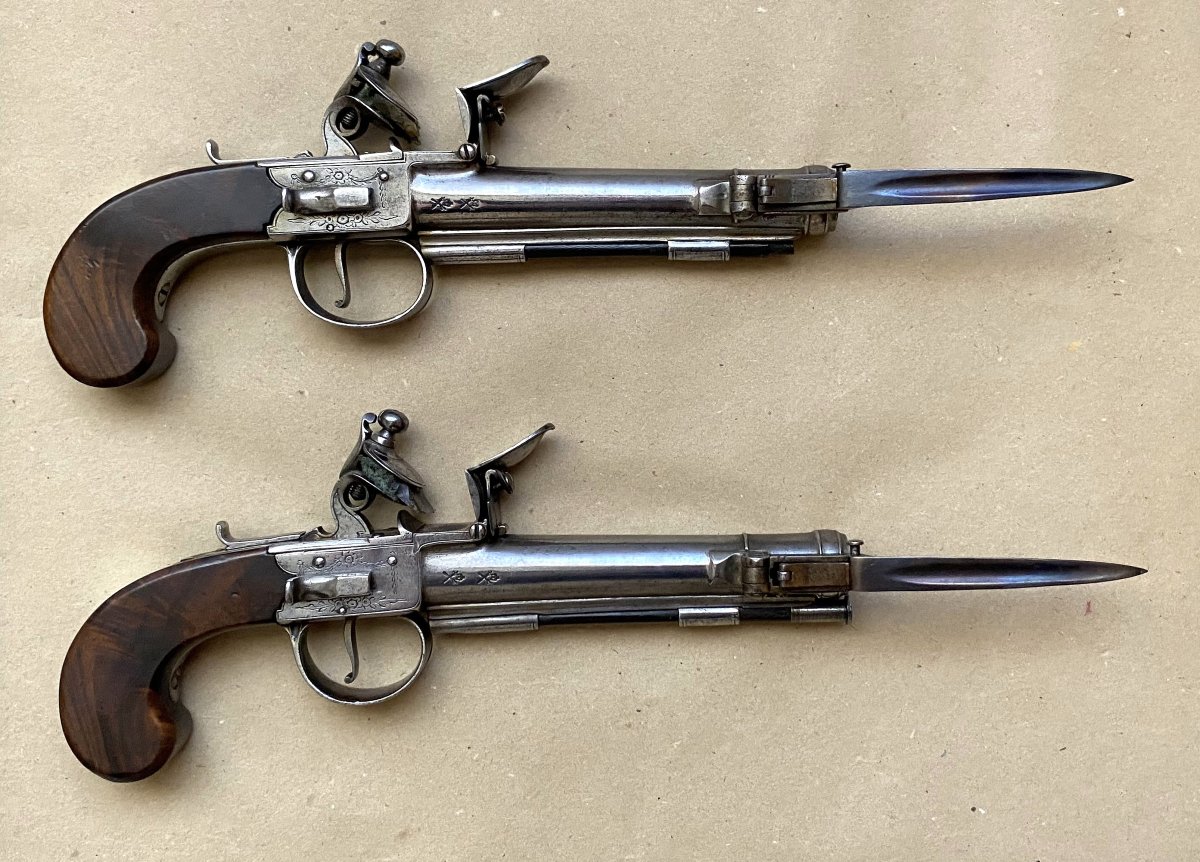 Paire de pistolets à silex à l’écossaise de type Queen Ann à coffre - Circa 1790-photo-2