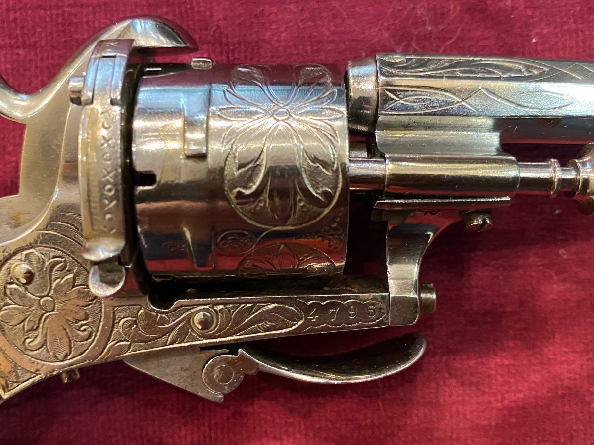  Revolver à broche 8 mm de type LEFAUCHEUX entièrement ciselé du XIXe-photo-3