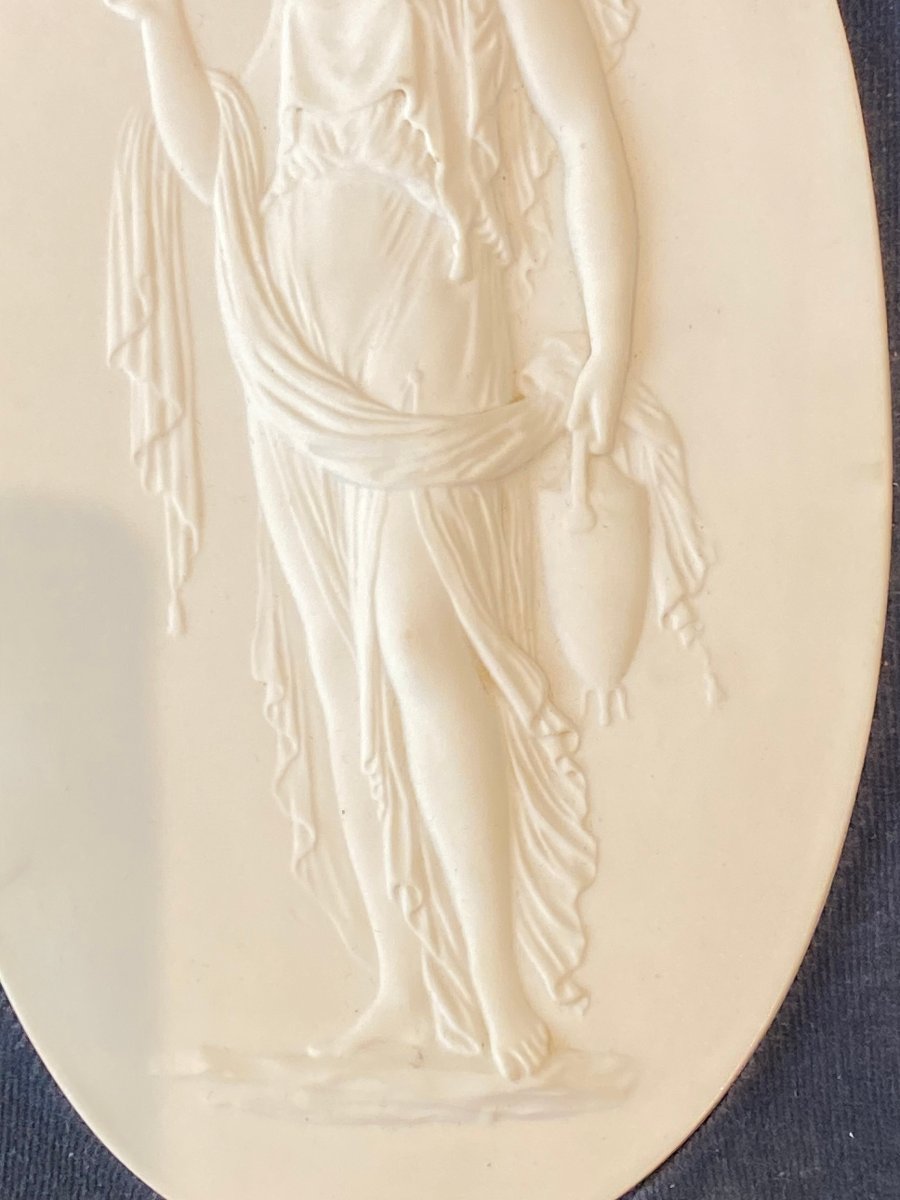 Oval Bisque Porcelain Medallion From Sèvres Depicting A Vestal Virgin. 20th Century-photo-3
