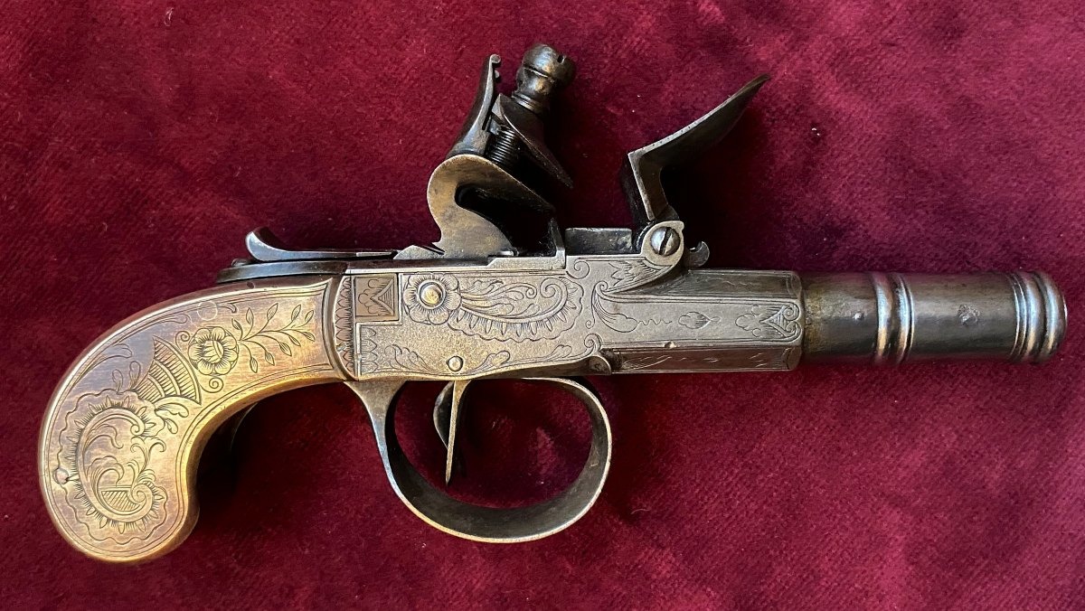  Petit pistolet de voyage à coffre, à balle forcée, à doubles canons en table.- XVIII siècle-photo-2