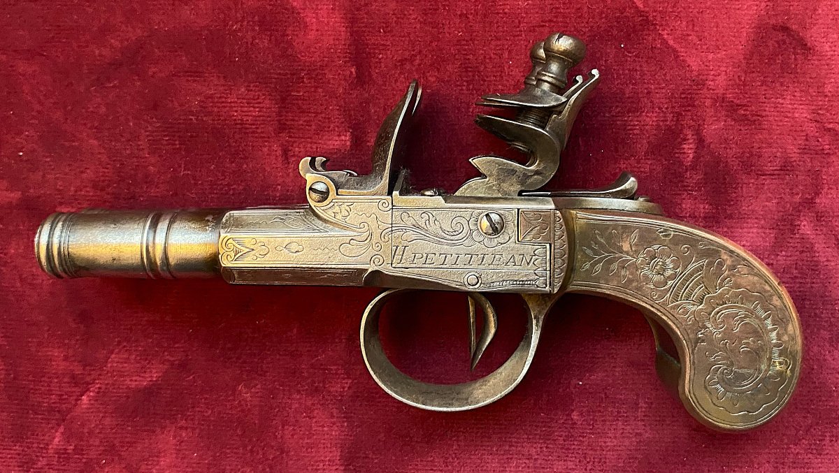  Petit pistolet de voyage à coffre, à balle forcée, à doubles canons en table.- XVIII siècle-photo-1