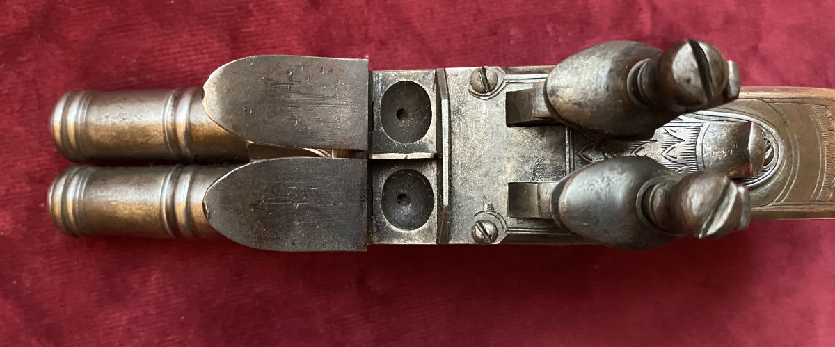  Petit pistolet de voyage à coffre, à balle forcée, à doubles canons en table.- XVIII siècle-photo-2