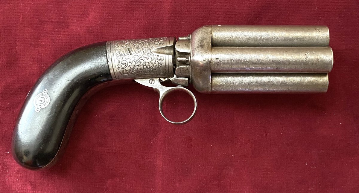 Mariette Pepper Shaker