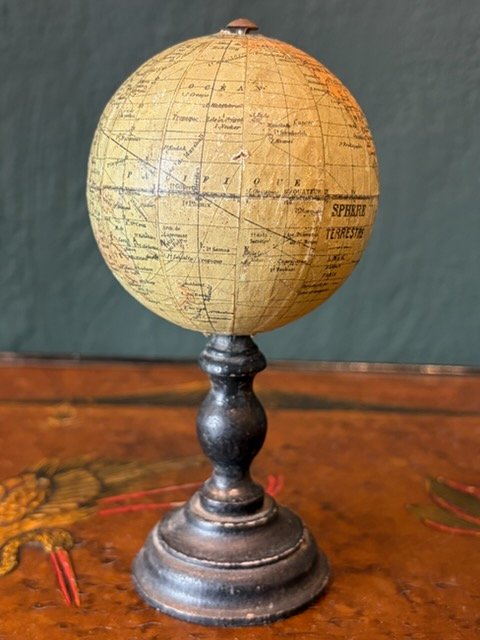 Globe By L.n. & K. – Paris – ø 7 Cm – Circa 1904/1924