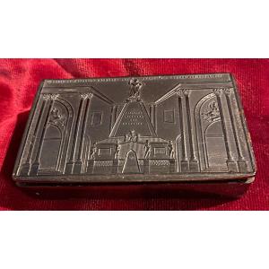 Rectangular Snuffbox With Relief Decoration "tomb Of Napoleon, Emperor Of The French" - Empire