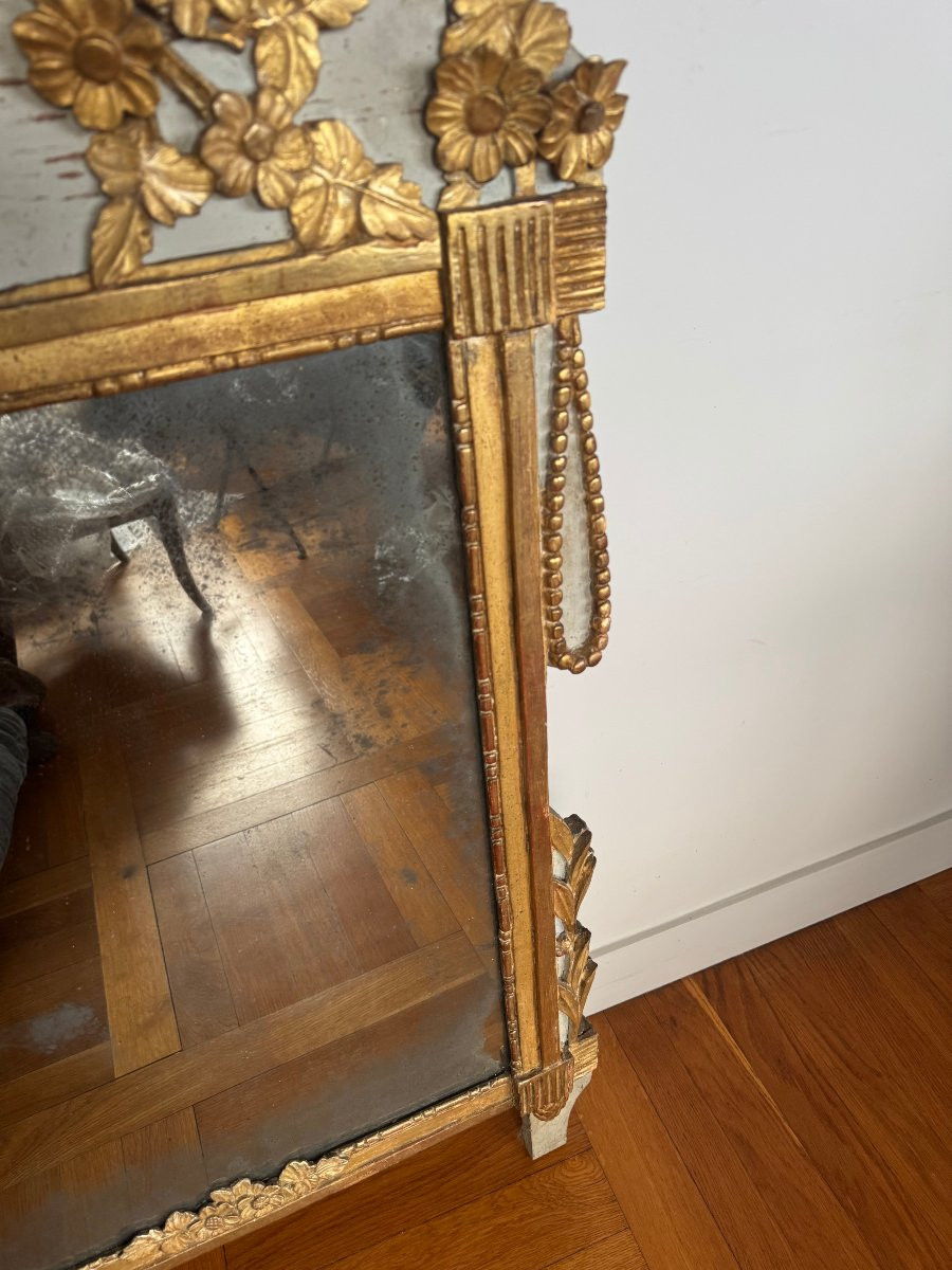 Louis XVI Style Carved And Gilded Wooden Mirror With Medallion-photo-2