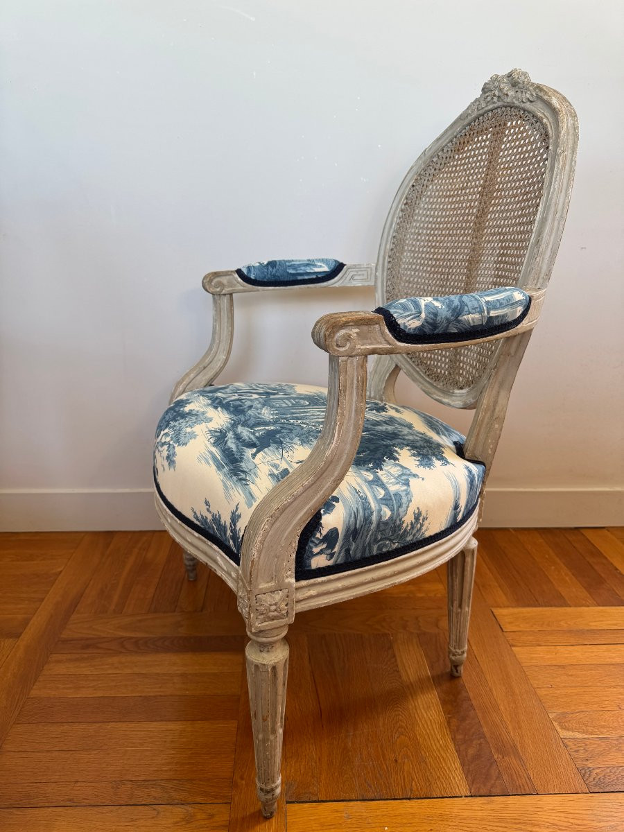 Pair Of Louis XVI Period Medallion Armchairs-photo-2