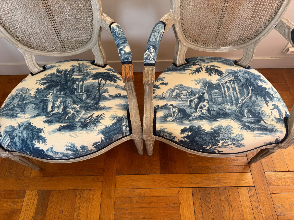 Pair Of Louis XVI Period Medallion Armchairs-photo-3