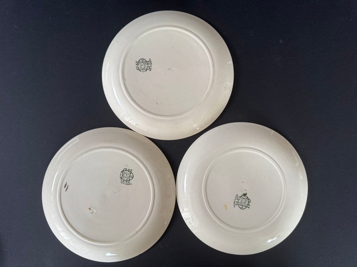 Talking Earthenware Plates-photo-1