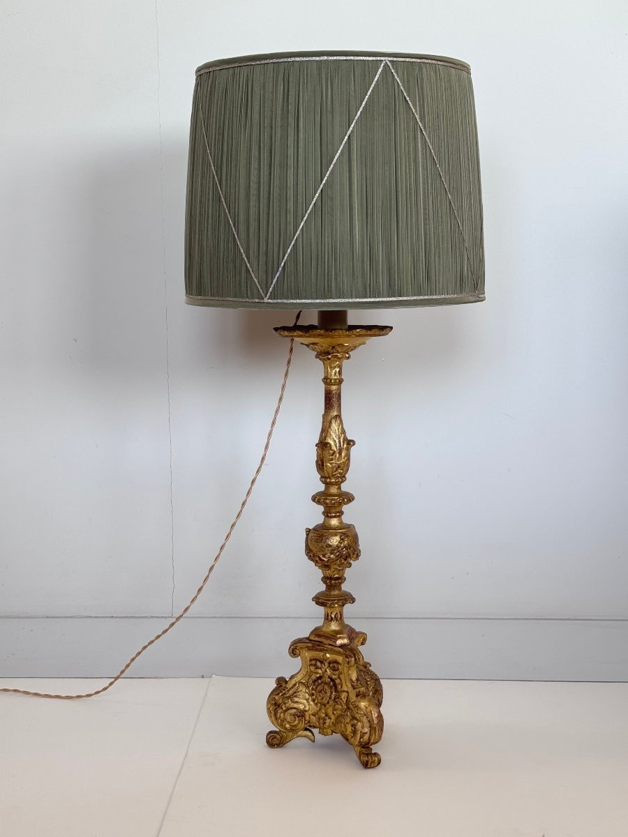 Pique-cierge en bois sculpté et doré monté en lampe – XVIIIe siècle-photo-2