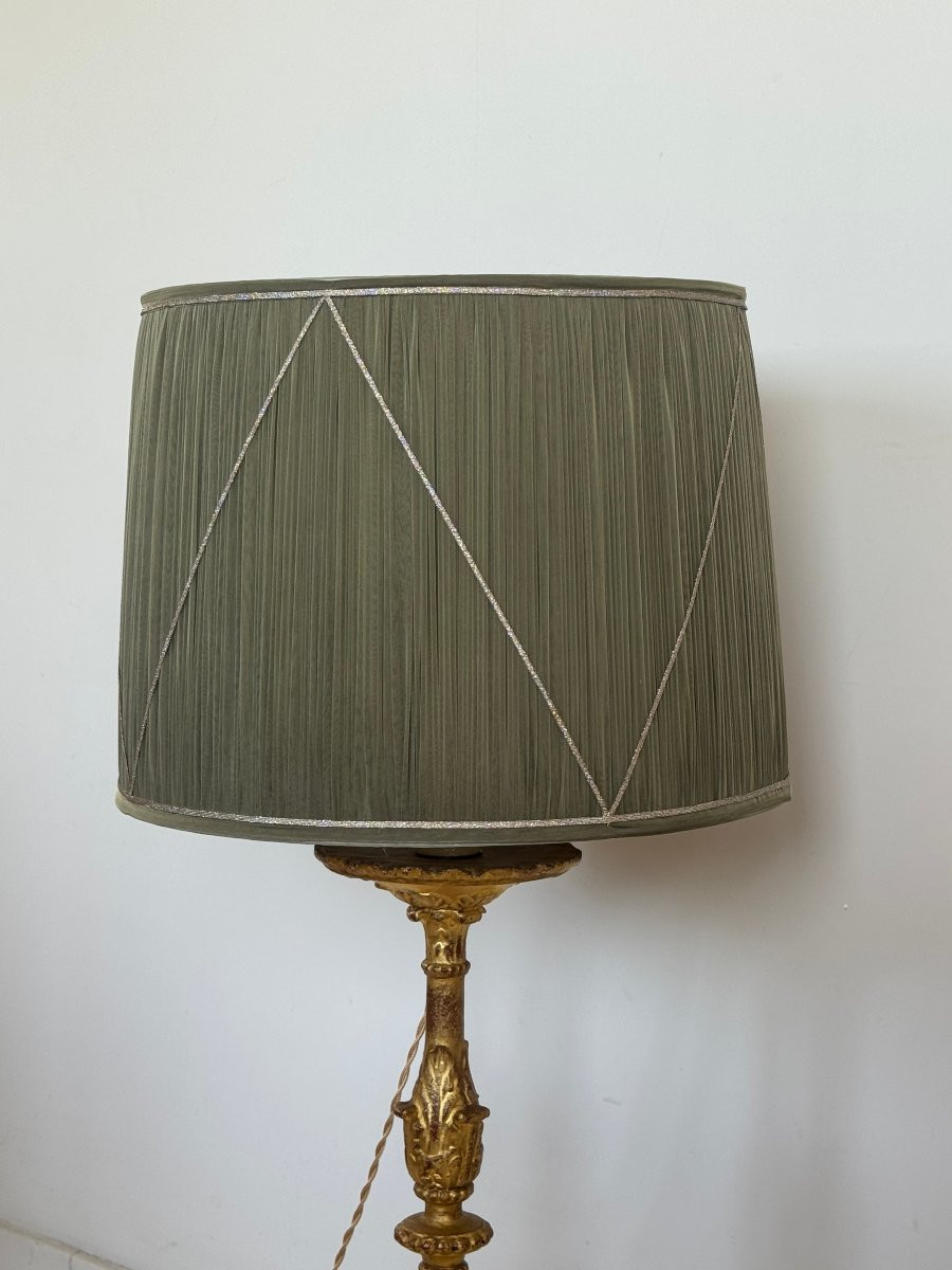 Pique-cierge en bois sculpté et doré monté en lampe – XVIIIe siècle-photo-2