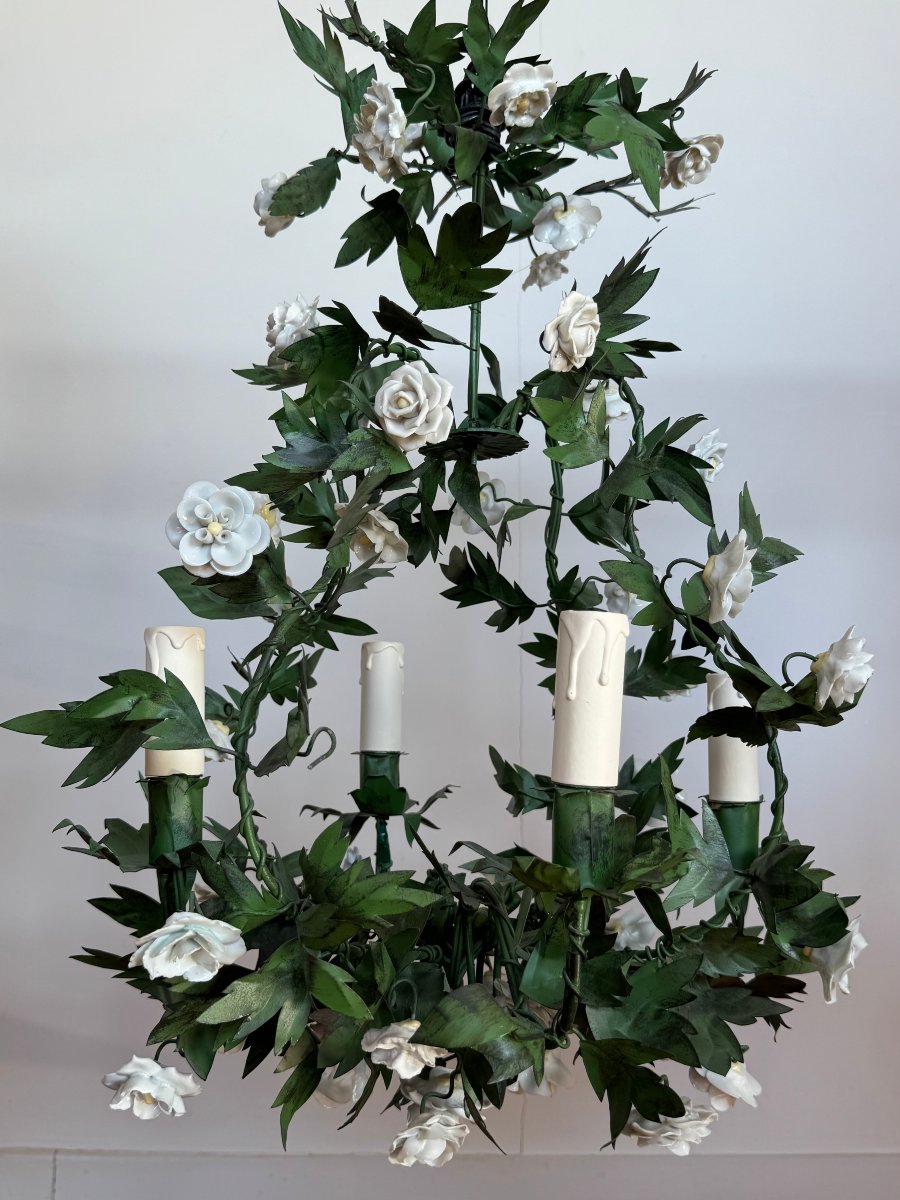 Paire de lustres en tôle peinte et fleurs en porcelaine – Style Louis XV-photo-3