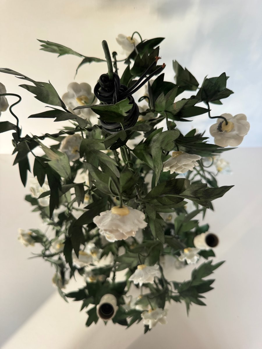 Paire de lustres en tôle peinte et fleurs en porcelaine – Style Louis XV-photo-6