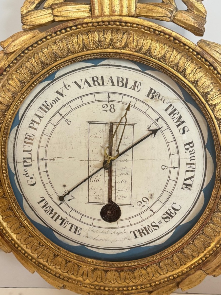 Baromètre-thermomètre en bois sculpté et doré – Époque Louis XVI-photo-2