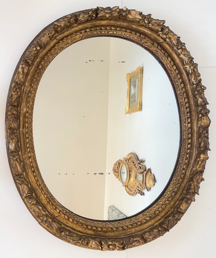 Large Oval Mirror Made Of Carved And Gilded Wood – Regency Style