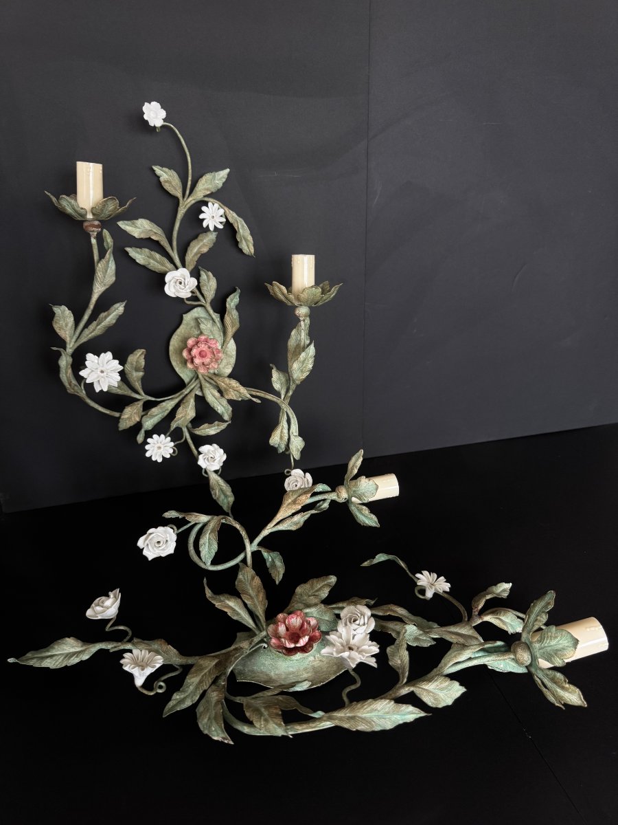 Pair Of Floral Wall Sconces Made Of Painted Sheet Metal And Porcelain-photo-4