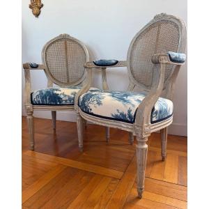 Pair Of Cabriolet Armchairs With Medallion Backs – Louis XVI Period