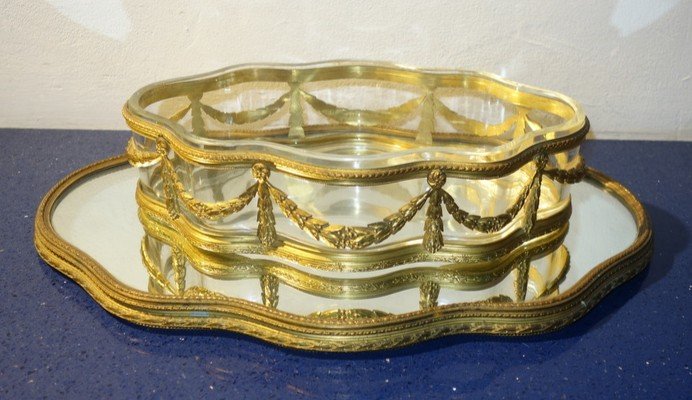 "table Center" On Its Mirror Tray.. Late 19th Century