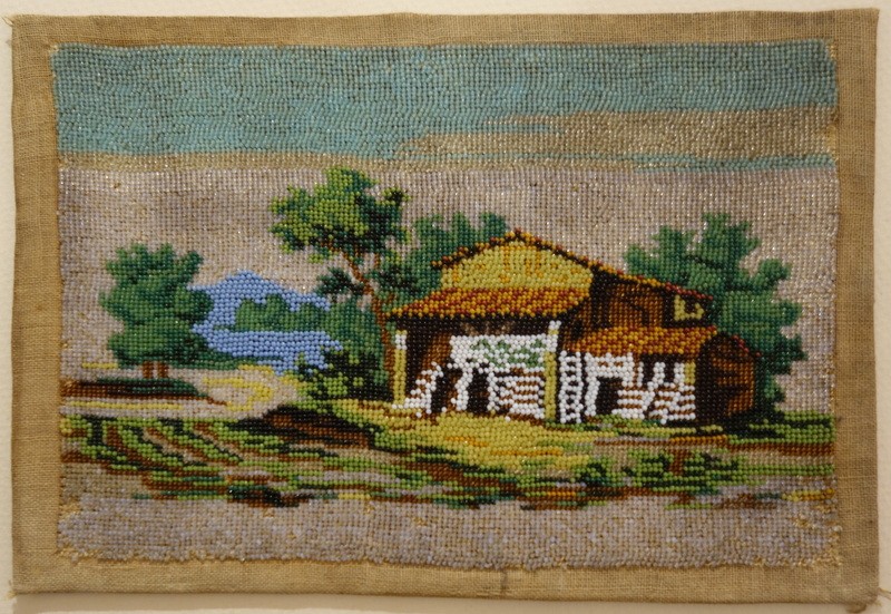 "L a FERMETTE" Tableau de Perles en  Verre ....19éme Siécle 