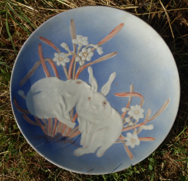 "japanese Rabbits" Large Porcelain Dish ... Japan, 19th Century
