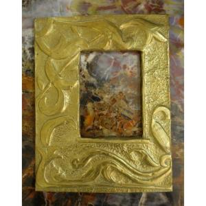 Petit "CADRE ART NOUVEAU" en Laiton Repoussé  vers 1900