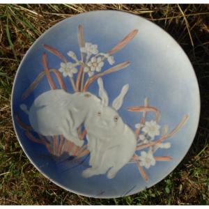 "LAPINS JAPONAIS " Grand Plat Porcelaine ...JAPON 19 éme