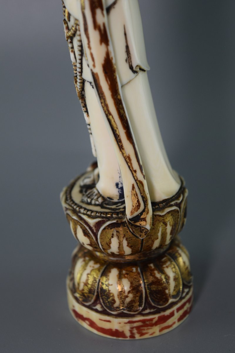 Polychrome Ivory Okimono Kannon Standing On A Lotus Throne-photo-4