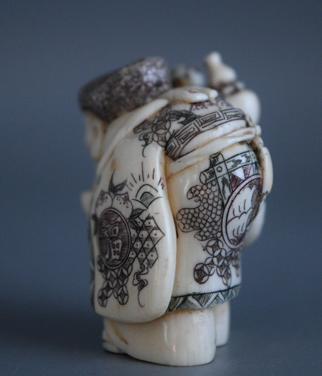 Okimono en ivoire représentant un vieillard Japon  Okimono en ivoire, première moitié du XXème-photo-4